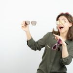 5 Tips Memilih Kacamata yang Tepat untuk Bentuk Wajah Anda